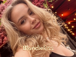 Blondiekiss