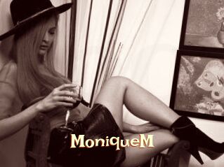 MoniqueM