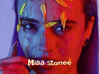 Miaa_stonee