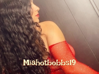 Miahotbobbs19