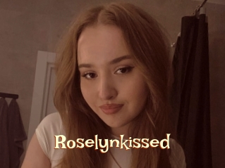 Roselynkissed