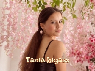 Tania_bigass